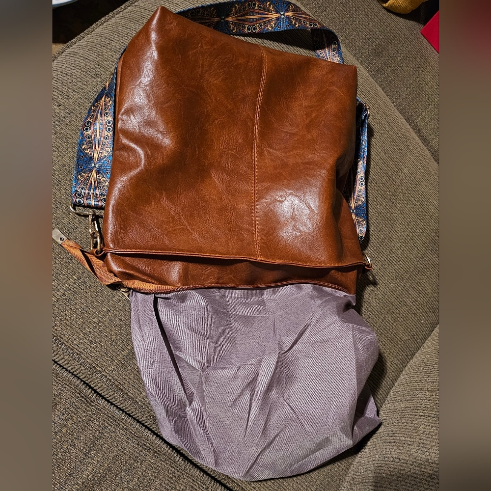 Hobo Vegan Leather Tote With Guitar Strap NWOT - Picture 8 of 9